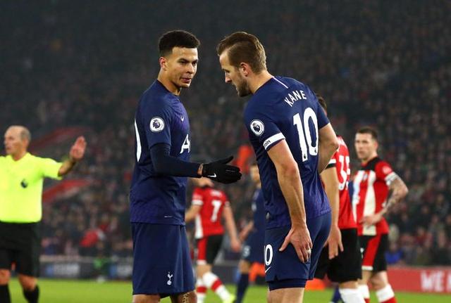 土媒：费内巴切已付穆帅875万欧解约金，不想再付75万欧住宿费