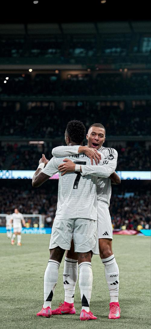 如何看待皇马近况？卡塞米罗：不会为皇马担心，我更担心曼联